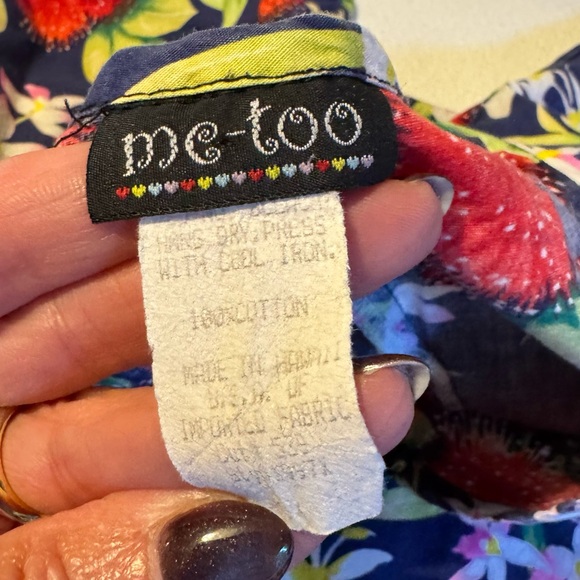 Bundle of 2 XL scrub tops, Disney Winnie the Pooh and Me Too tropical flowers - Picture 5 of 5